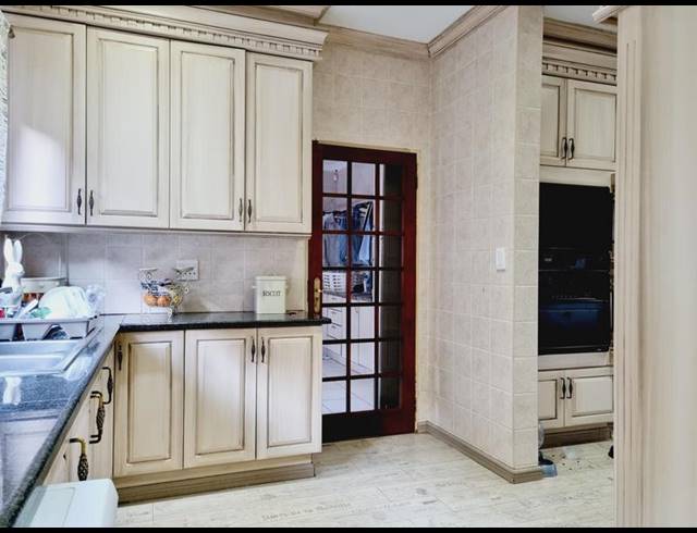 4 BEDROOM HOUSE FOR SALE IN SAFARI GARDENS